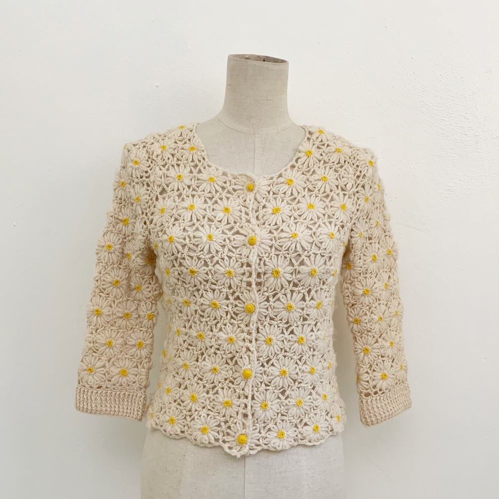 SOLD Vintage Knit Crochet Daisy Cardigan Sweater - Picture 13 of 13
